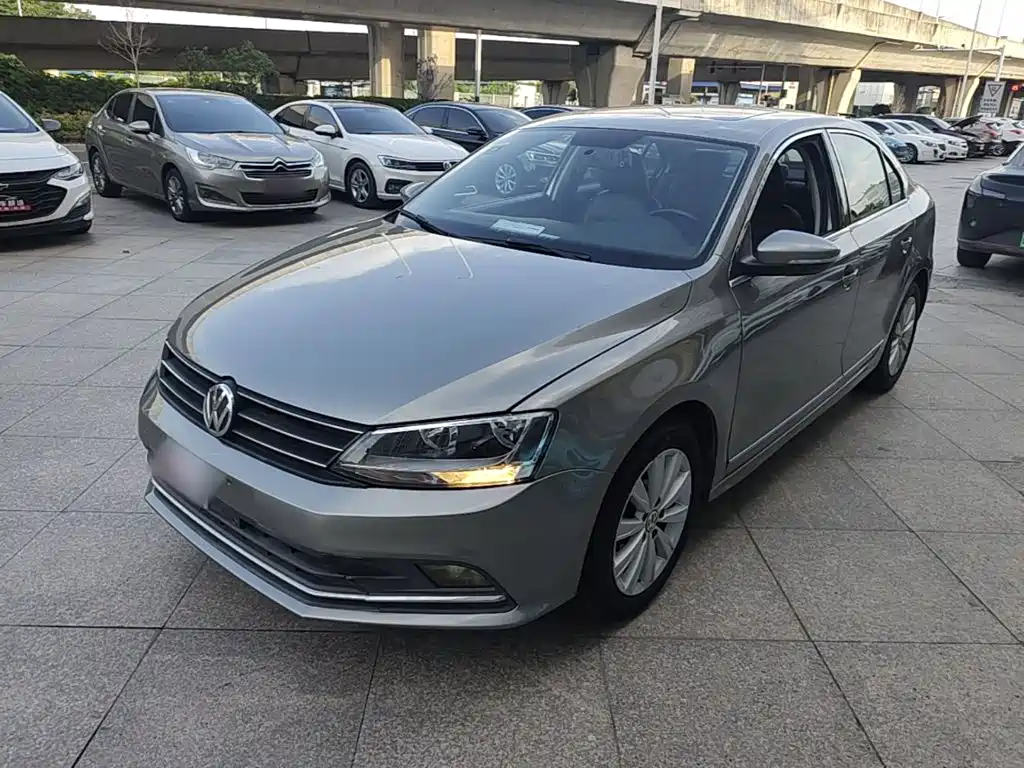 Volkswagen Sagitar 2015 1.6L Automatic Comfort
