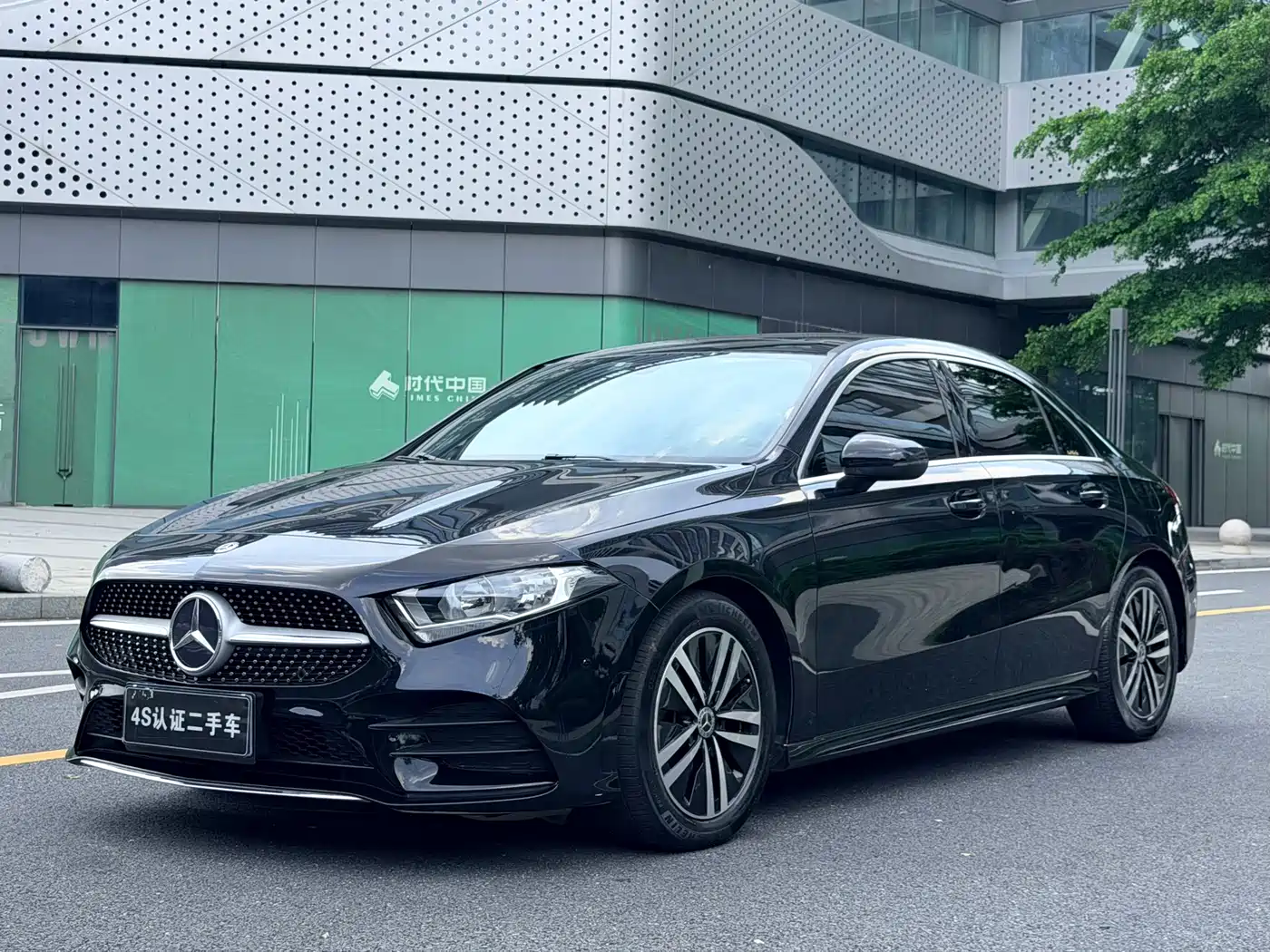 Mercedes-Benz Mercedes-Benz A-Class 2019 A 180 L Sport Sedan