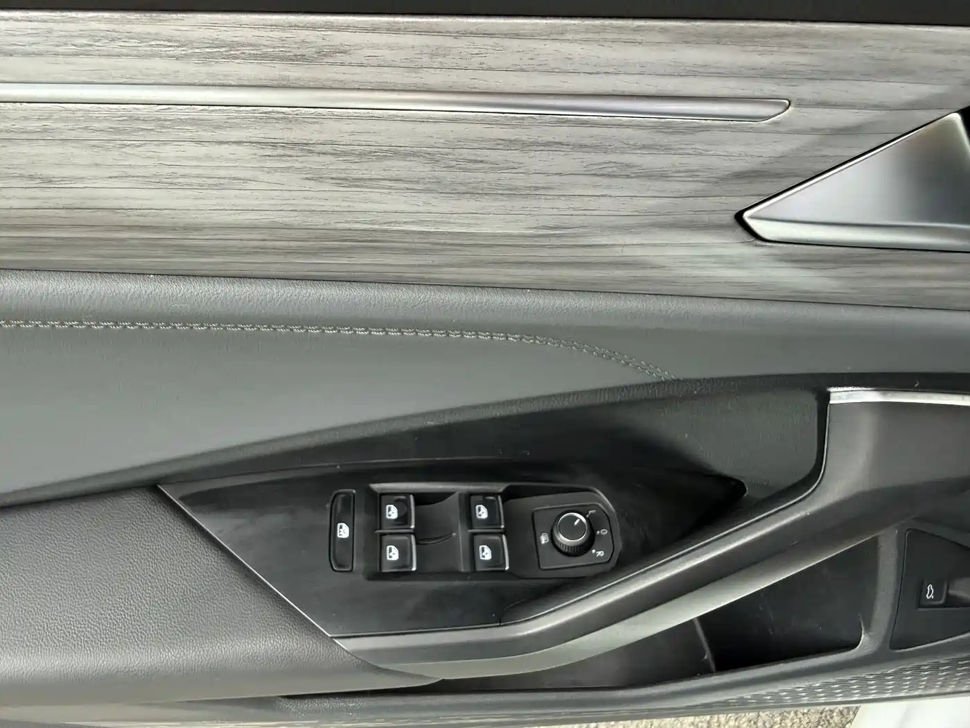 Volkswagen Sagitar 2023 Model Year 280TSI DSG Surpass Edition