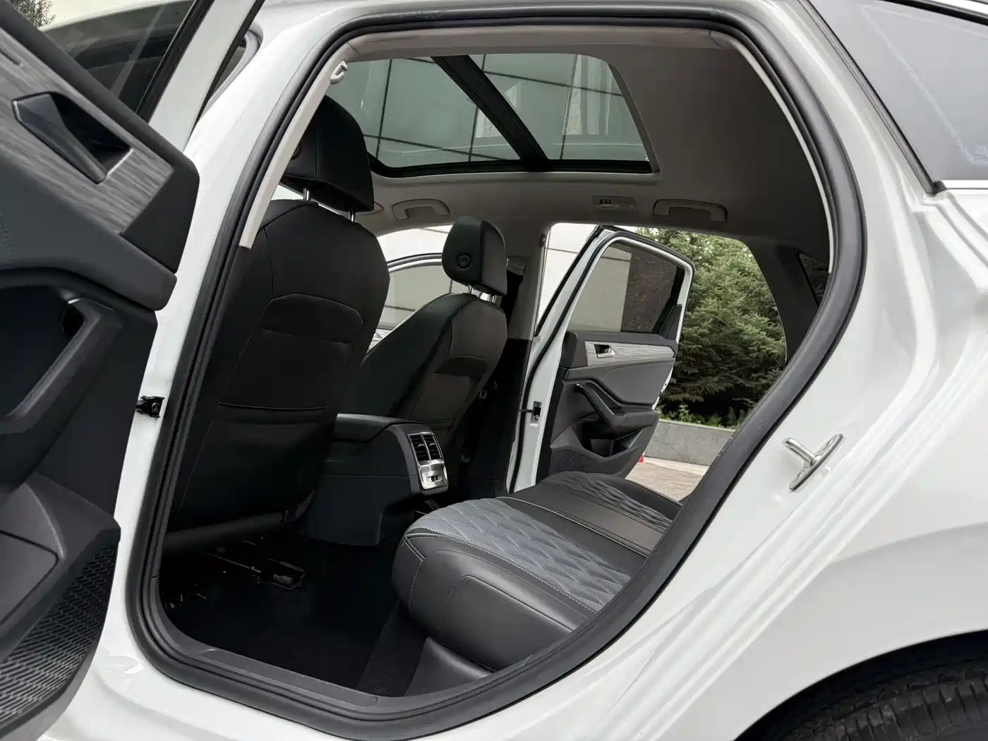 Volkswagen Sagitar 2023 Model Year 280TSI DSG Surpass Edition