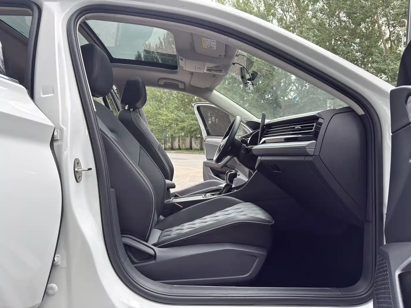 Volkswagen Sagitar 2023 Model Year 280TSI DSG Surpass Edition