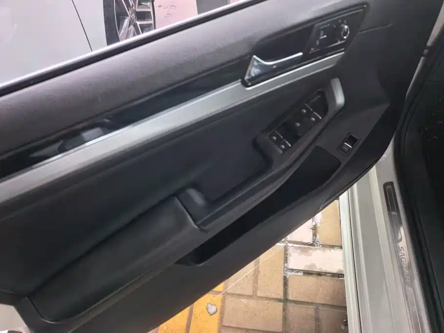 Volkswagen Sagitar 2018 280TSI DSG Comfort
