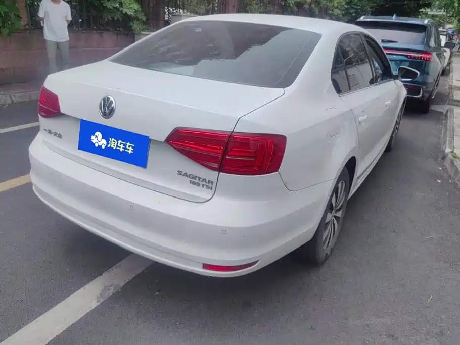 Volkswagen Sagitar 2018 180TSI DSG Premium Edition