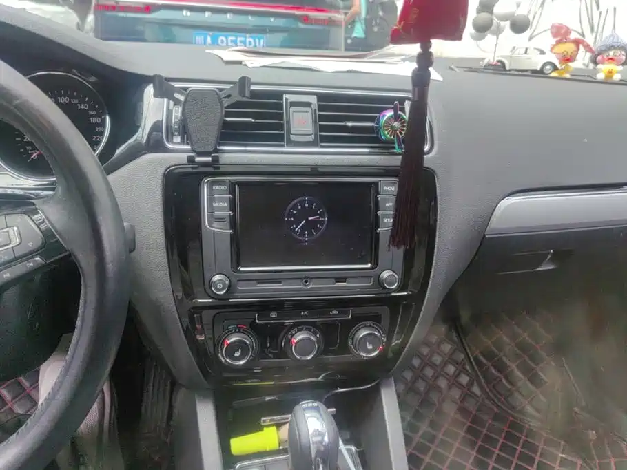 Volkswagen Sagitar 2018 180TSI DSG Premium Edition