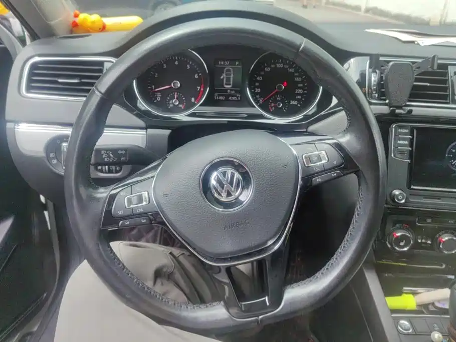 Volkswagen Sagitar 2018 180TSI DSG Premium Edition