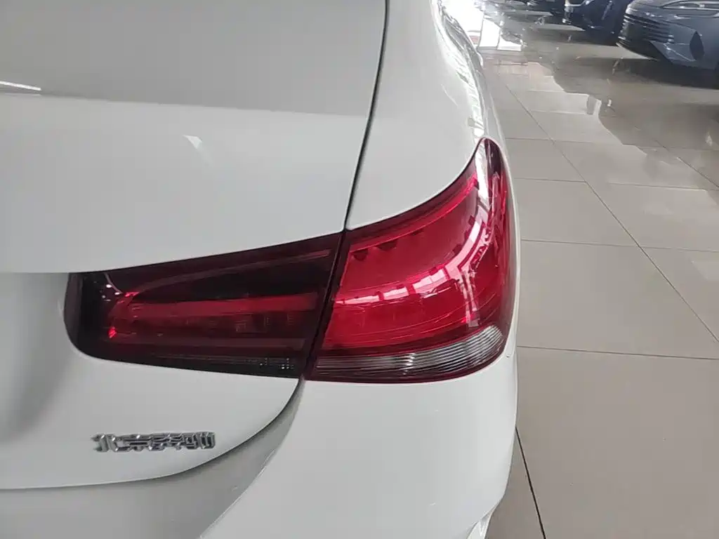 Mercedes-Benz Mercedes-Benz A-Class 2021 A 180 L Sports Sedan