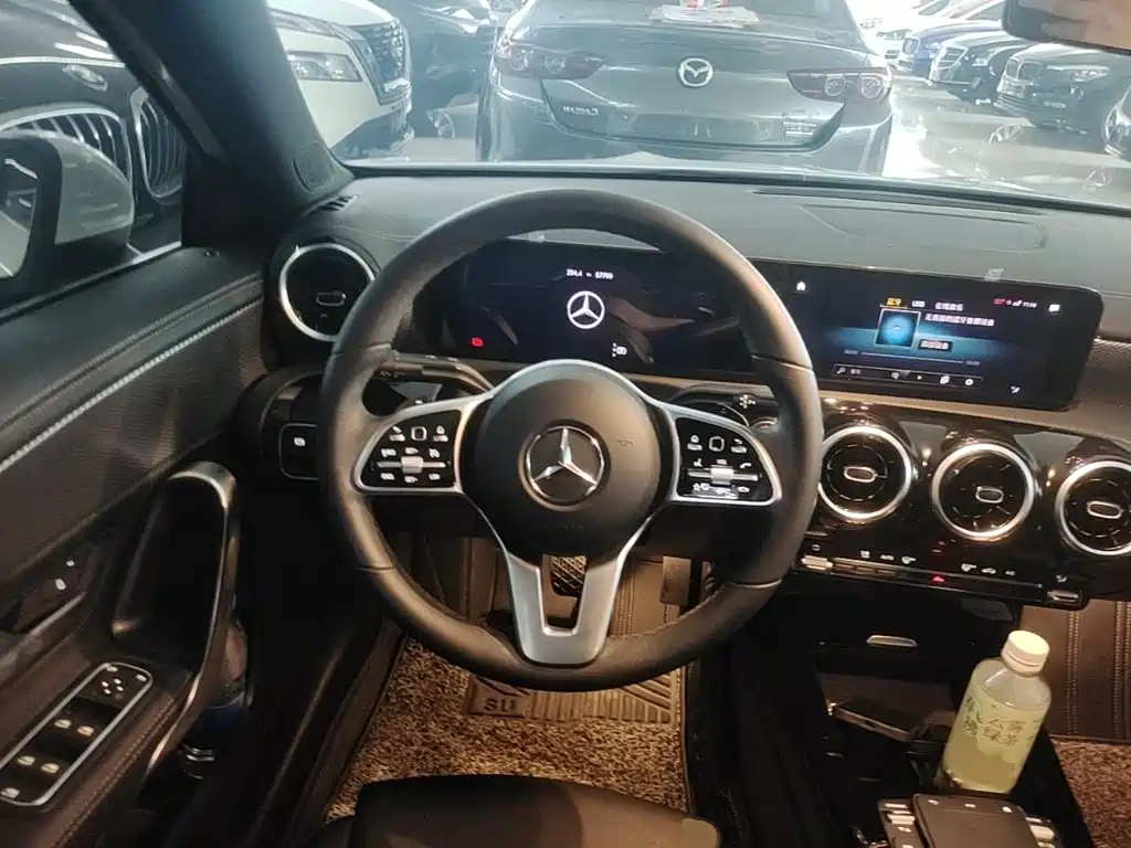 Mercedes-Benz Mercedes-Benz A-Class 2021 A 180 L Sports Sedan