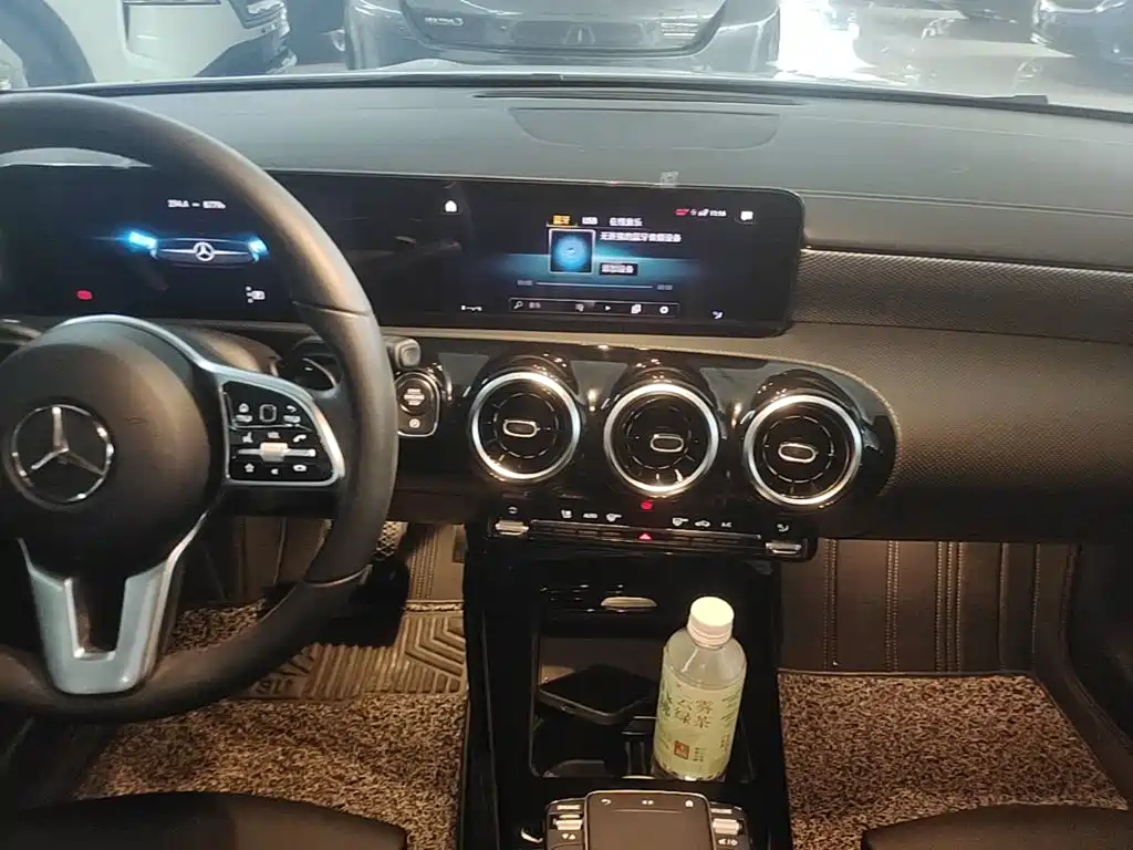 Mercedes-Benz Mercedes-Benz A-Class 2021 A 180 L Sports Sedan