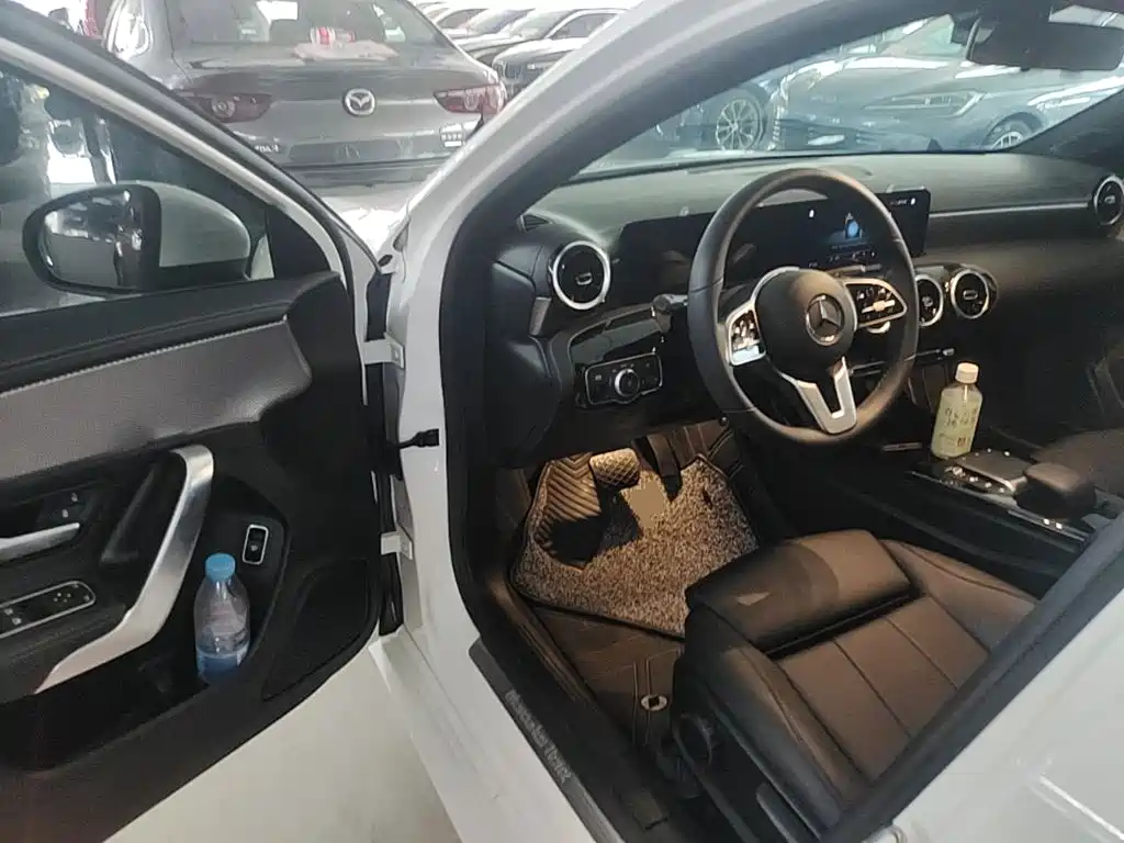 Mercedes-Benz Mercedes-Benz A-Class 2021 A 180 L Sports Sedan
