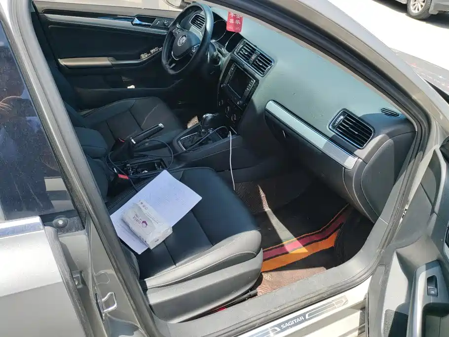 Volkswagen Sagitar 2015 1.6L Automatic Comfort