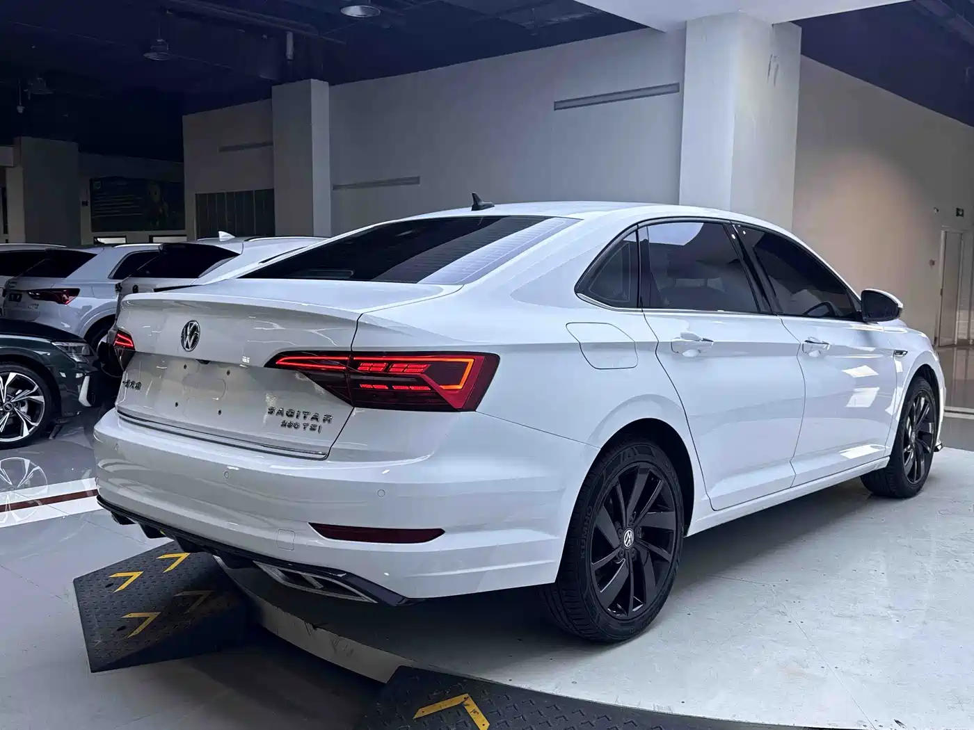 Volkswagen Sagitar 2021 280TSI DSG Excellence Edition