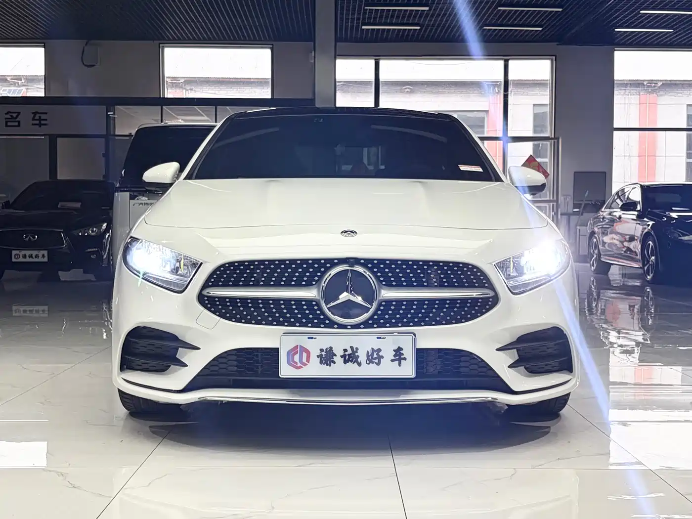 Mercedes-Benz Mercedes-Benz A-Class 2019 A 180 L Sport Sedan