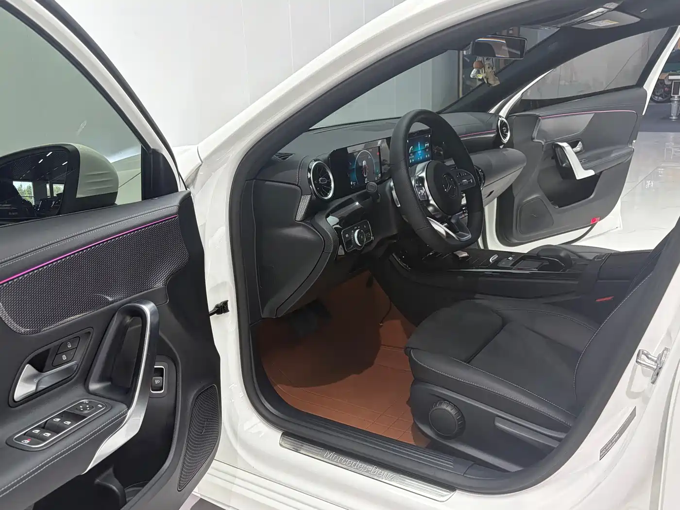 Mercedes-Benz Mercedes-Benz A-Class 2019 A 180 L Sport Sedan