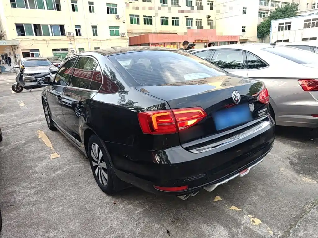 Volkswagen Sagitar 2018 1.6L Automatic Comfort
