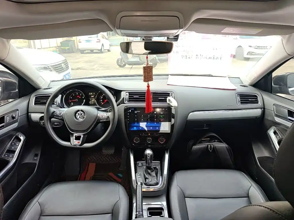 Volkswagen Sagitar 2018 1.6L Automatic Comfort