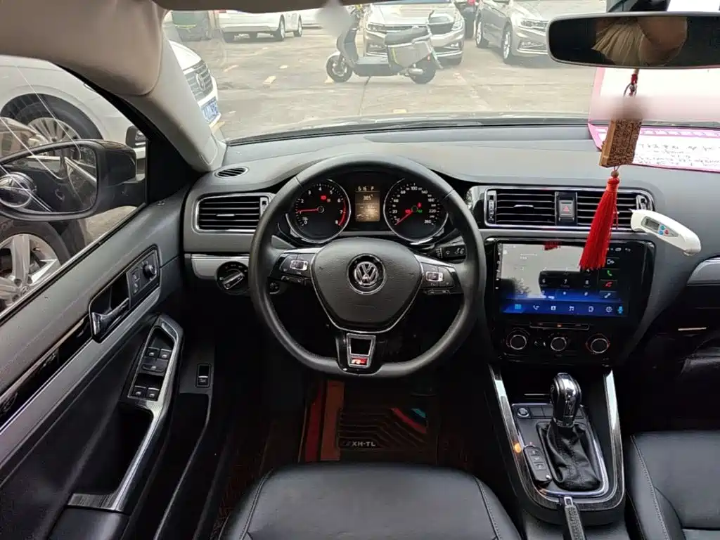 Volkswagen Sagitar 2018 1.6L Automatic Comfort