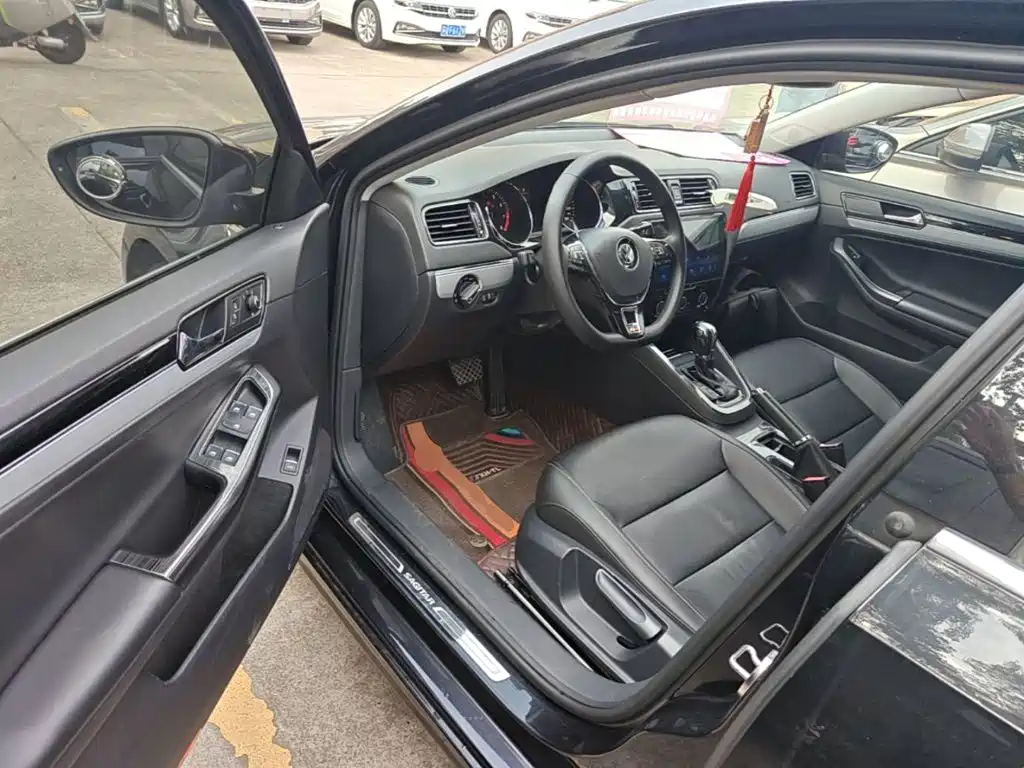 Volkswagen Sagitar 2018 1.6L Automatic Comfort