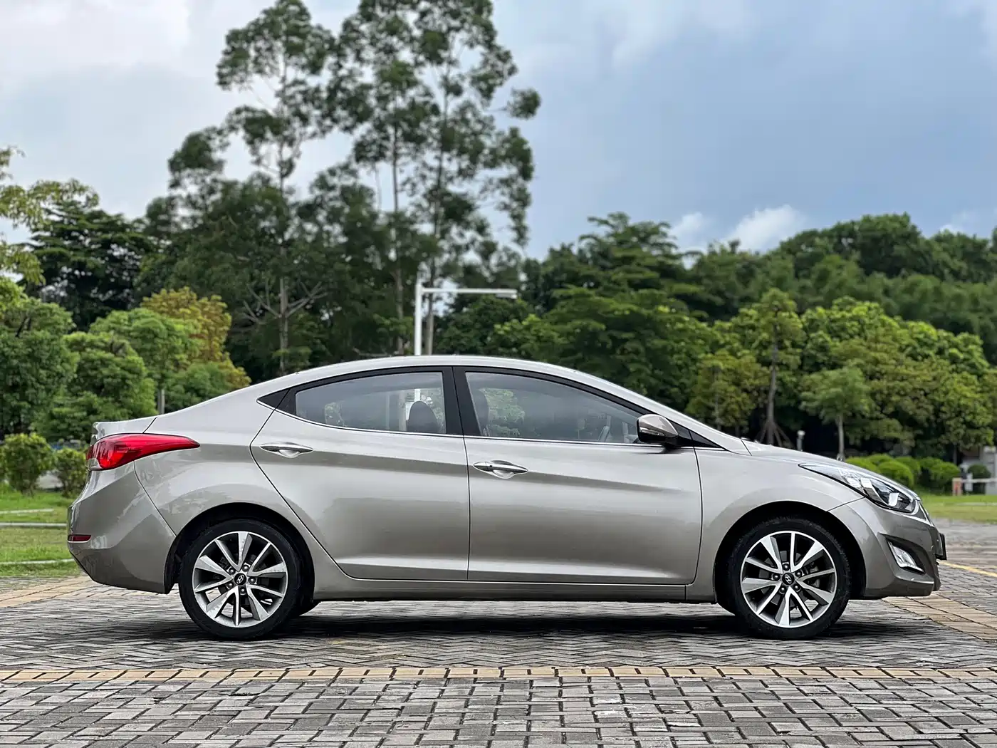 Hyundai Langdong 2016 1.6L Automatic Premium Edition