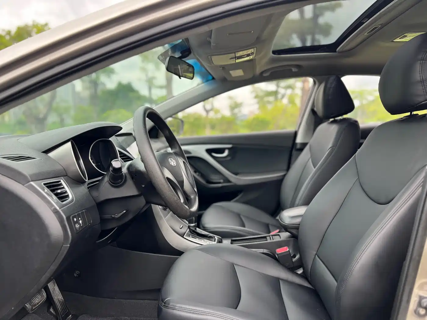 Hyundai Langdong 2016 1.6L Automatic Premium Edition
