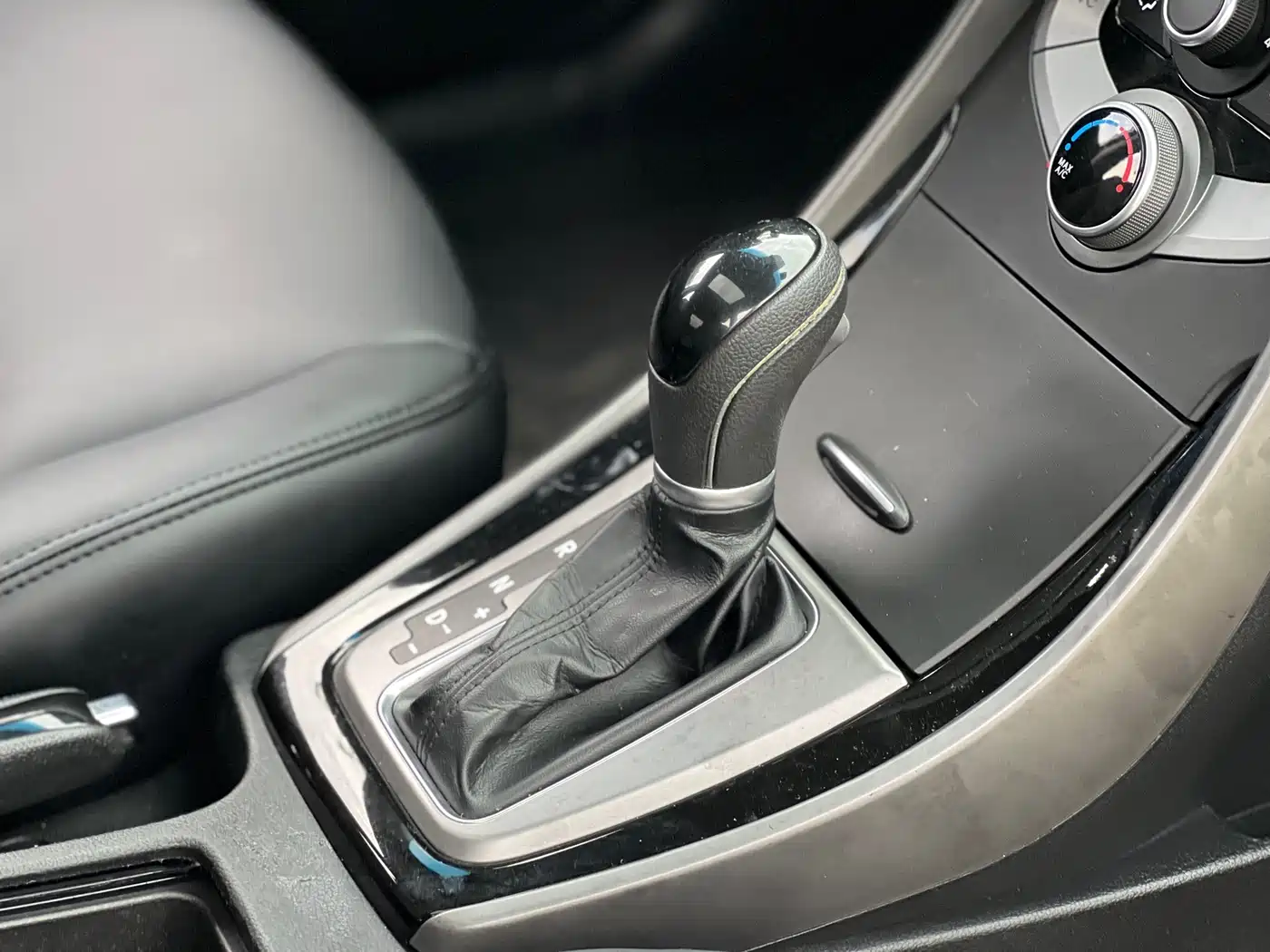 Hyundai Langdong 2016 1.6L Automatic Premium Edition