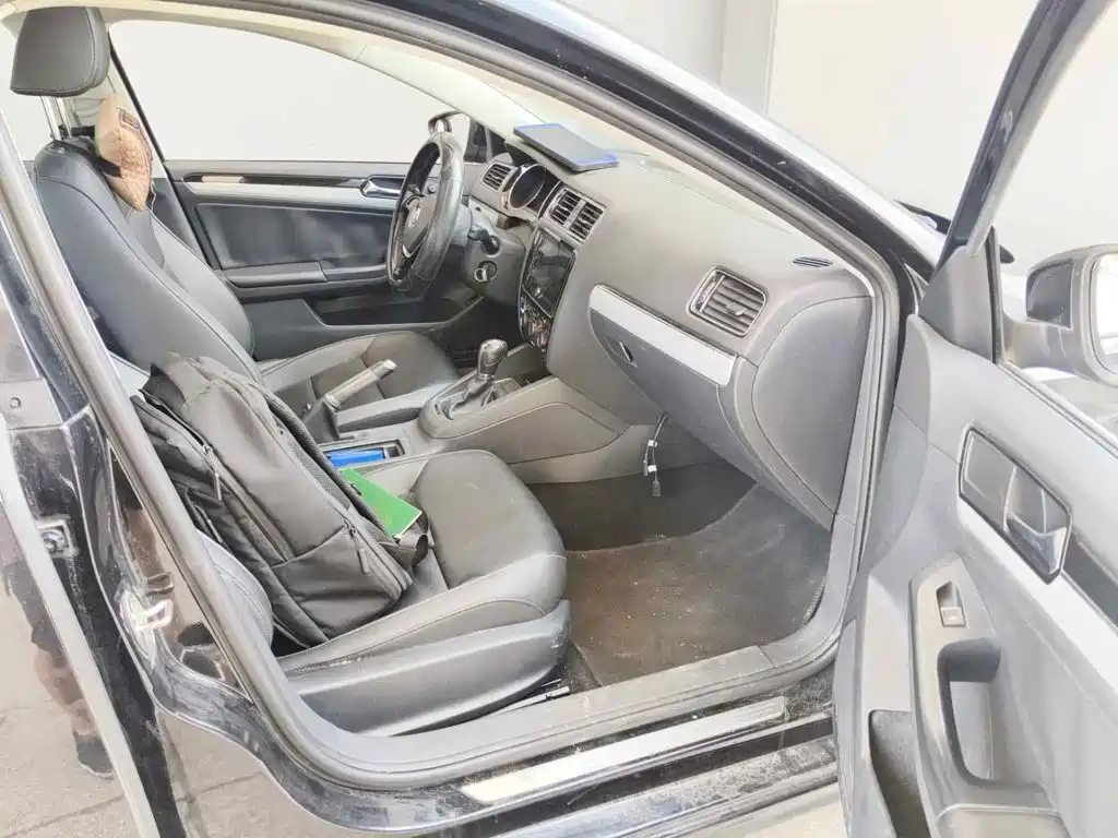 Volkswagen Sagitar 2015 1.6L Automatic Comfort