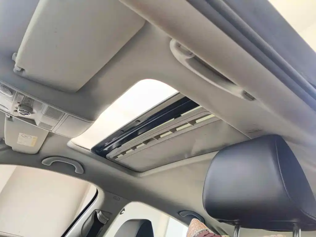 Volkswagen Sagitar 2015 1.6L Automatic Comfort