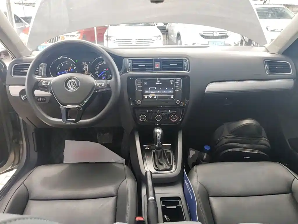 Volkswagen Sagitar 2018 1.6L Automatic Comfort