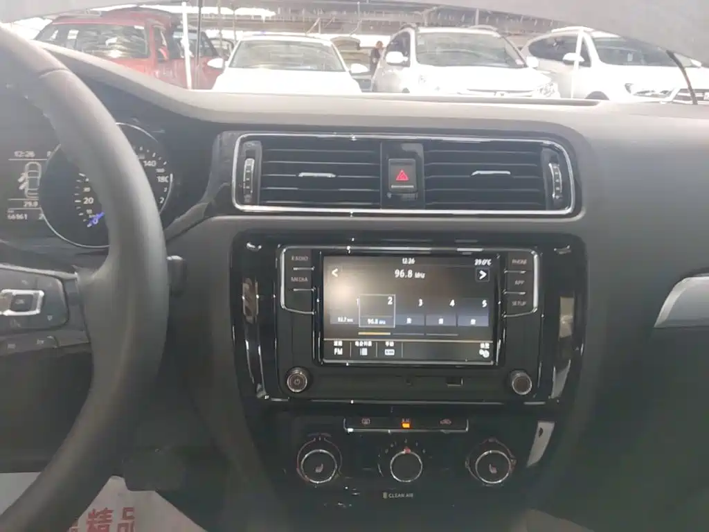 Volkswagen Sagitar 2018 1.6L Automatic Comfort