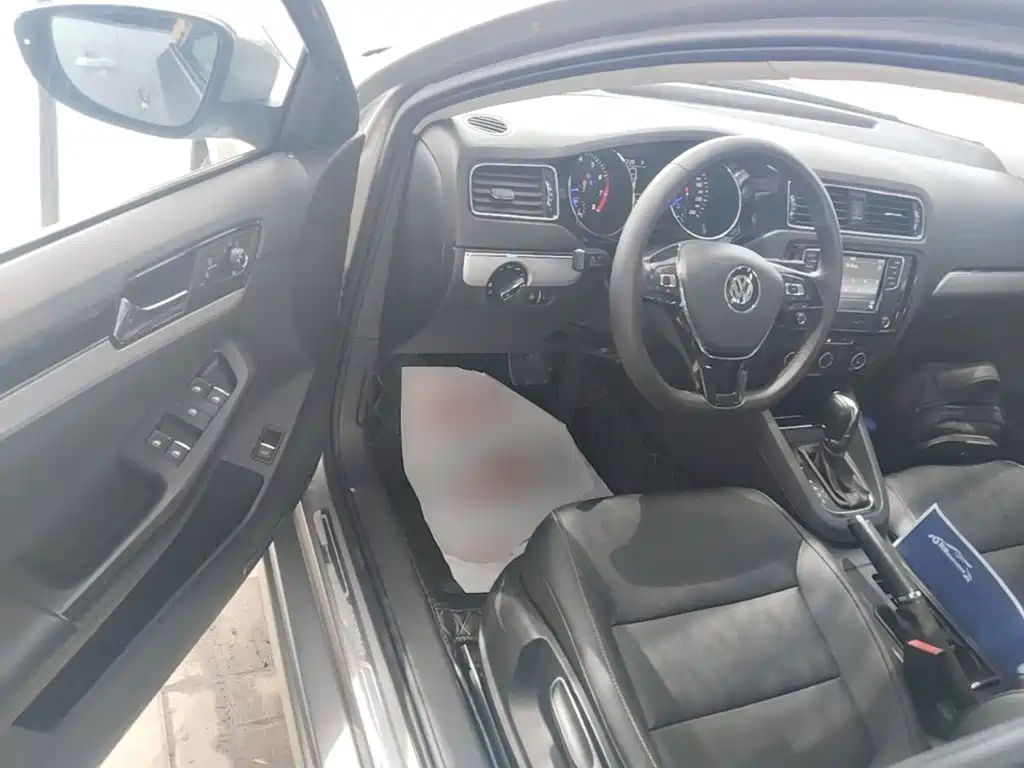 Volkswagen Sagitar 2018 1.6L Automatic Comfort