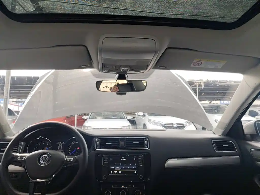Volkswagen Sagitar 2018 1.6L Automatic Comfort