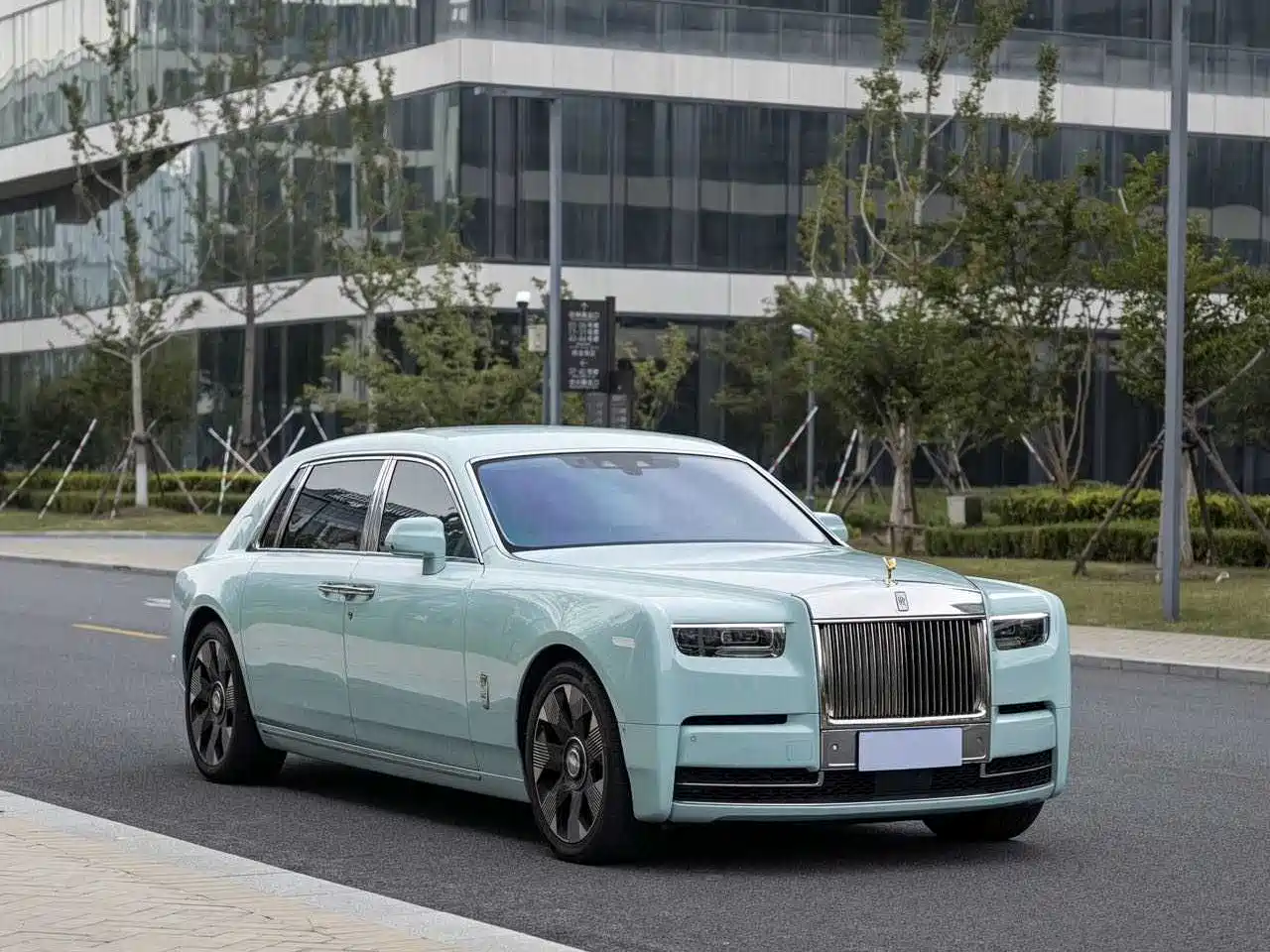 Rolls-Royce Phantom 2024 Long Wheelbase Series II