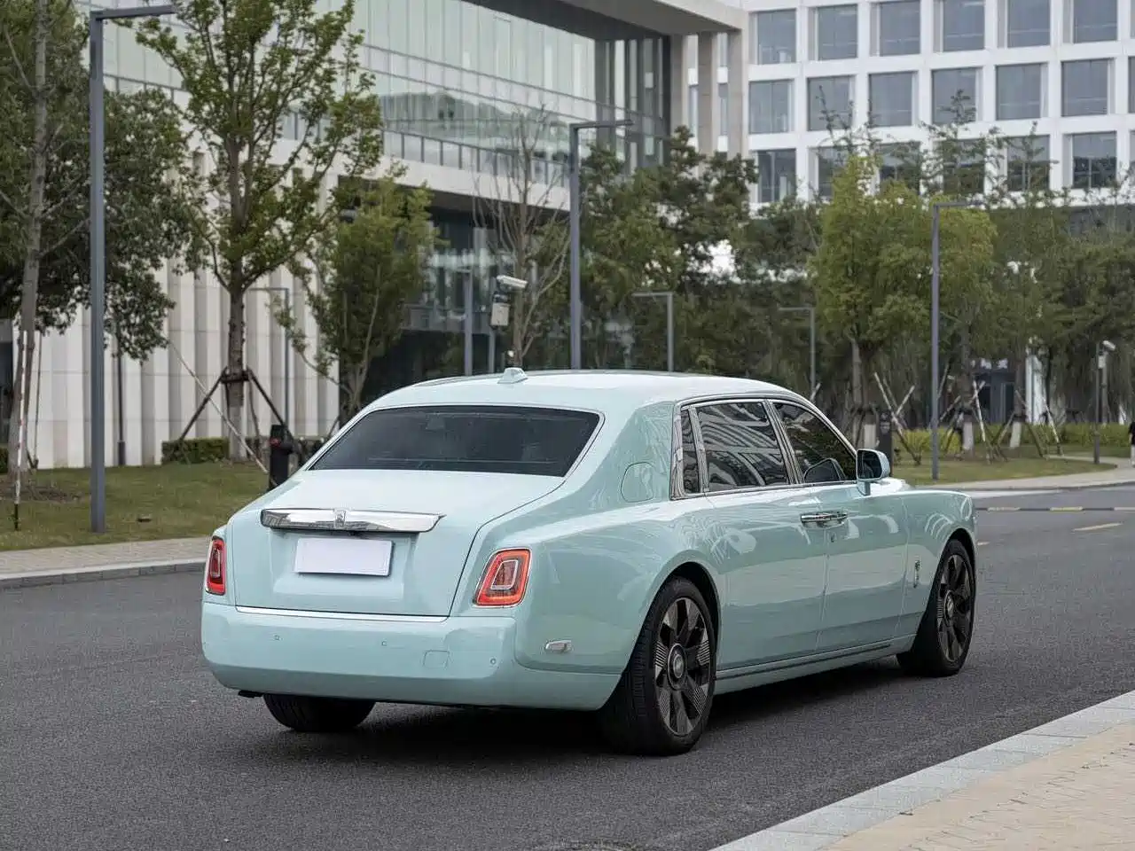Rolls-Royce Phantom 2024 Long Wheelbase Series II