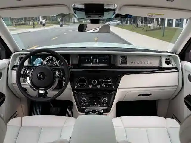 Rolls-Royce Phantom 2024 Long Wheelbase Series II