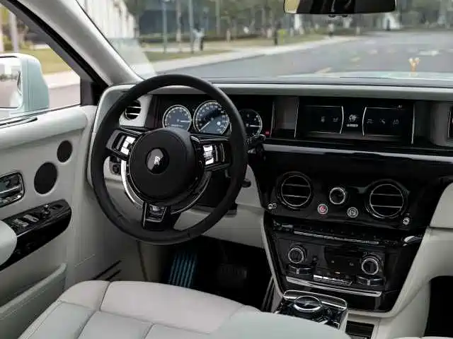 Rolls-Royce Phantom 2024 Long Wheelbase Series II