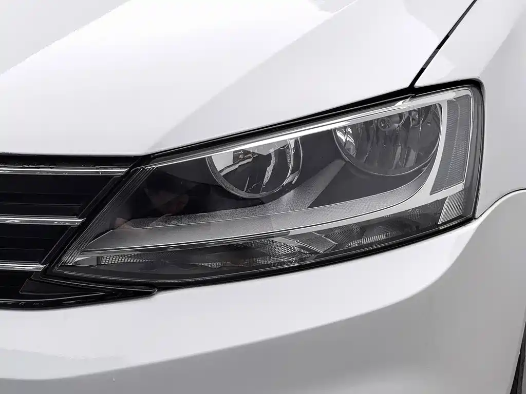 Volkswagen Sagitar 2015 1.6L Manual Comfort