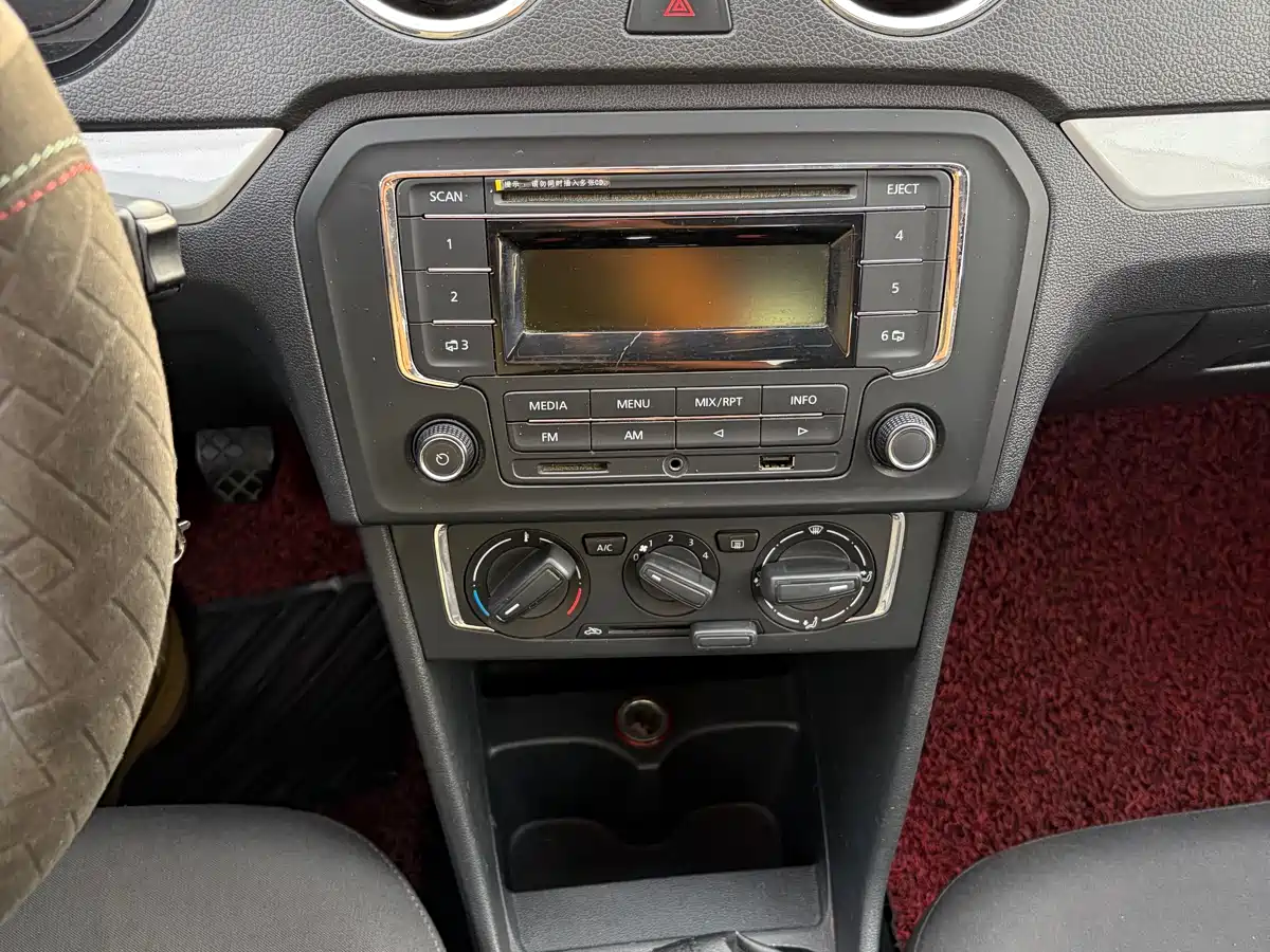 Volkswagen Jetta 2015 Quality Edition 1.4L Manual Comfort