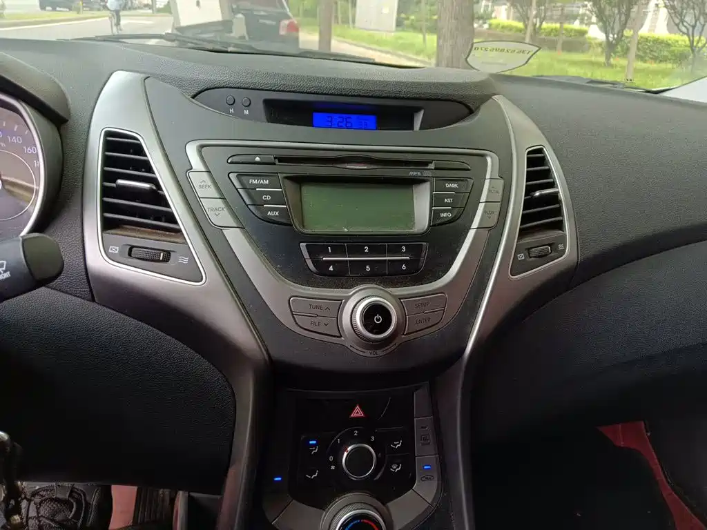 Hyundai Langdong 2015 1.6L Auto Trend