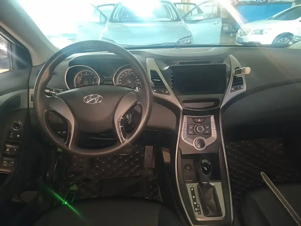 Hyundai Langdong 2015 1.6L Auto Trend