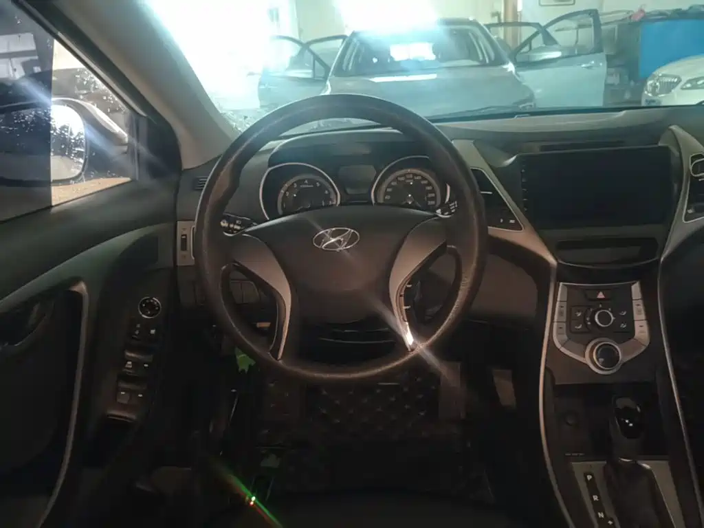Hyundai Langdong 2015 1.6L Auto Trend