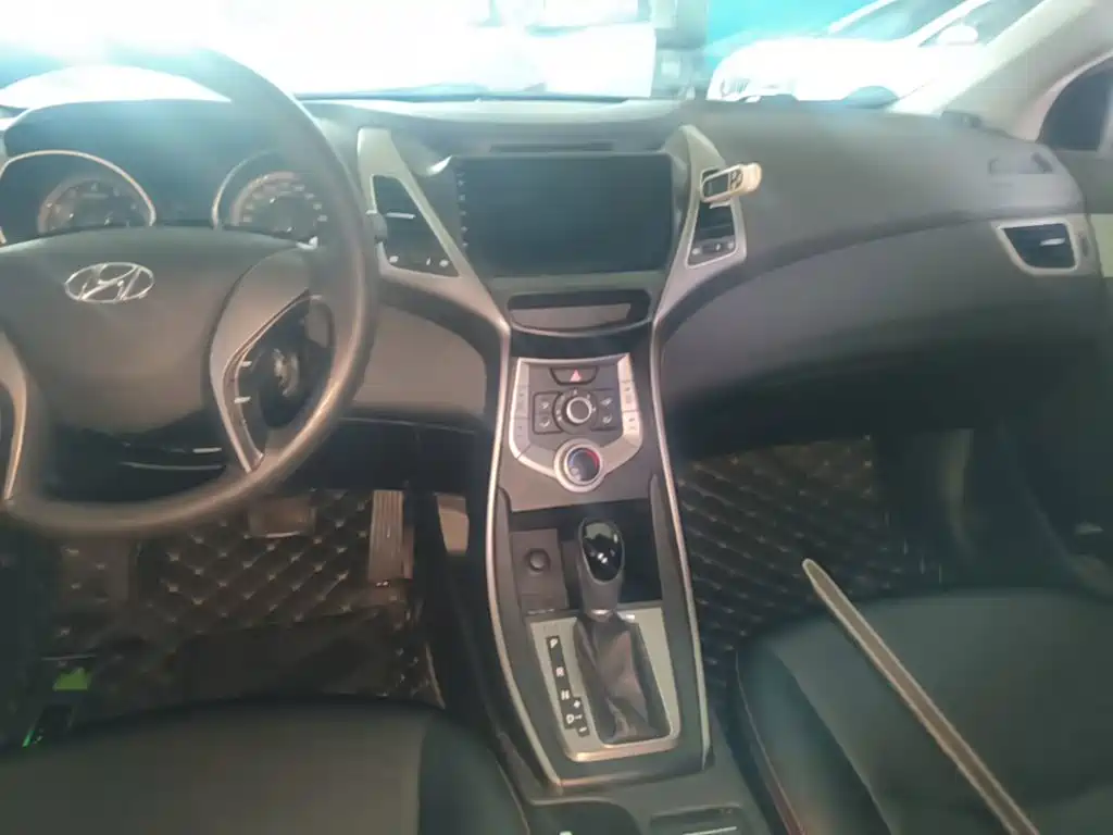 Hyundai Langdong 2015 1.6L Auto Trend