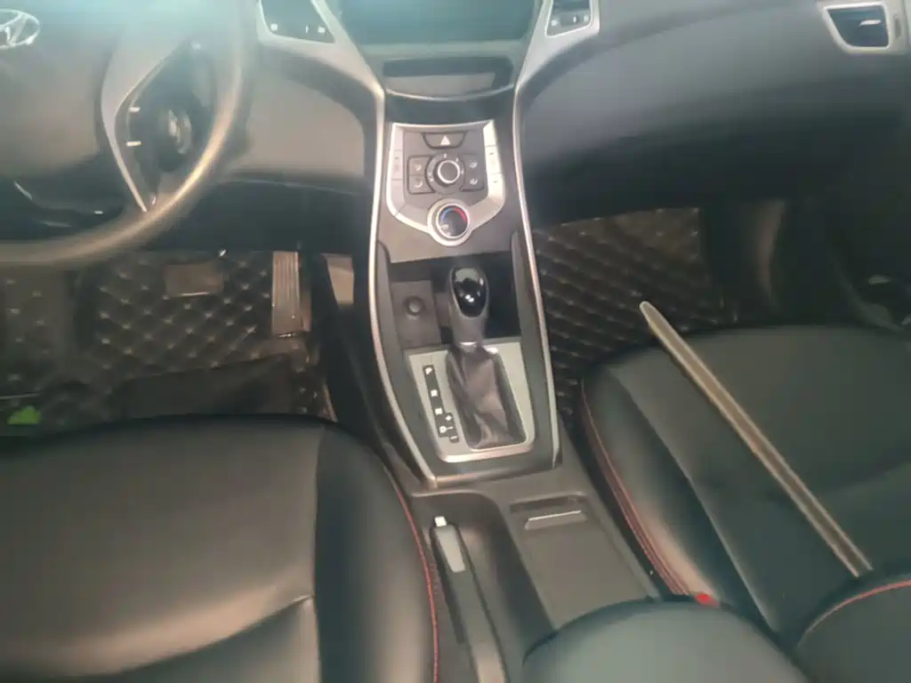 Hyundai Langdong 2015 1.6L Auto Trend