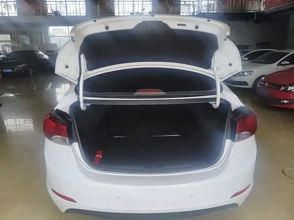Hyundai Langdong 2015 1.6L Auto Trend