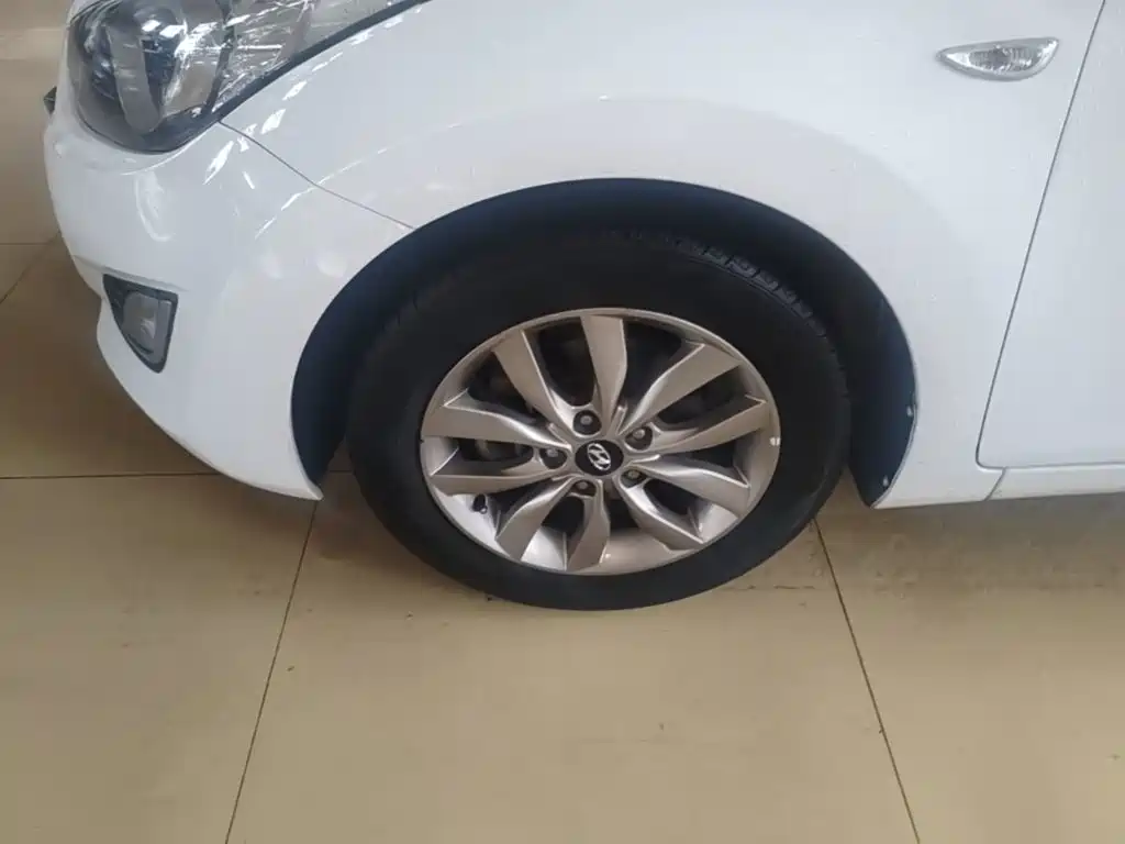 Hyundai Langdong 2015 1.6L Auto Trend