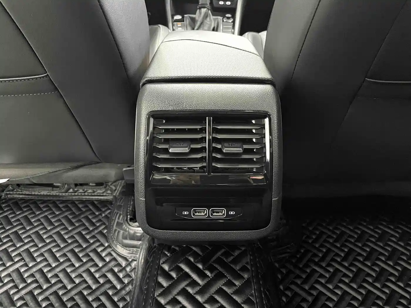 Volkswagen Sagitar 2023 280TSI DSG Beyond Lite