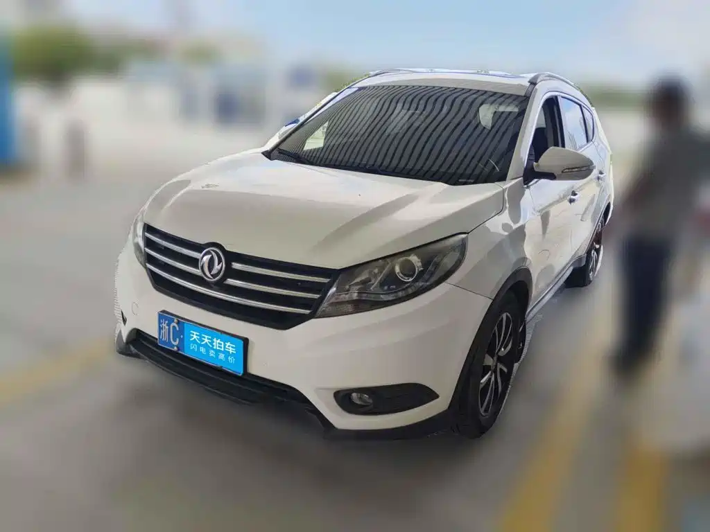 Dongfeng Fengguang Fengguang 580 2016 Model 1.5T Manual Luxury Version
