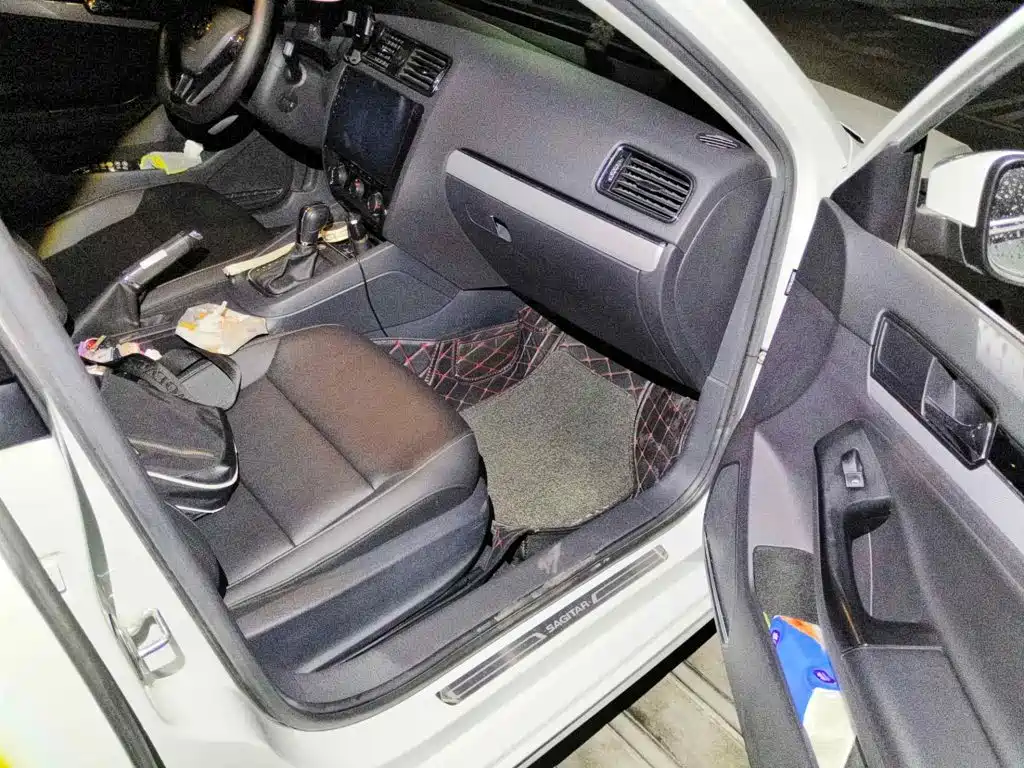 Volkswagen Sagitar 2018 1.6L Automatic Comfort