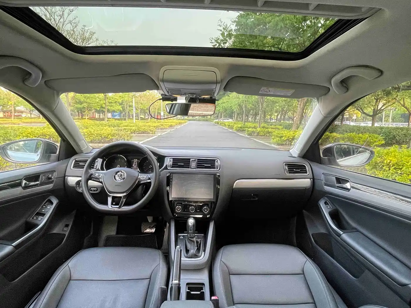 Volkswagen Sagitar 2018 180TSI DSG Premium Edition