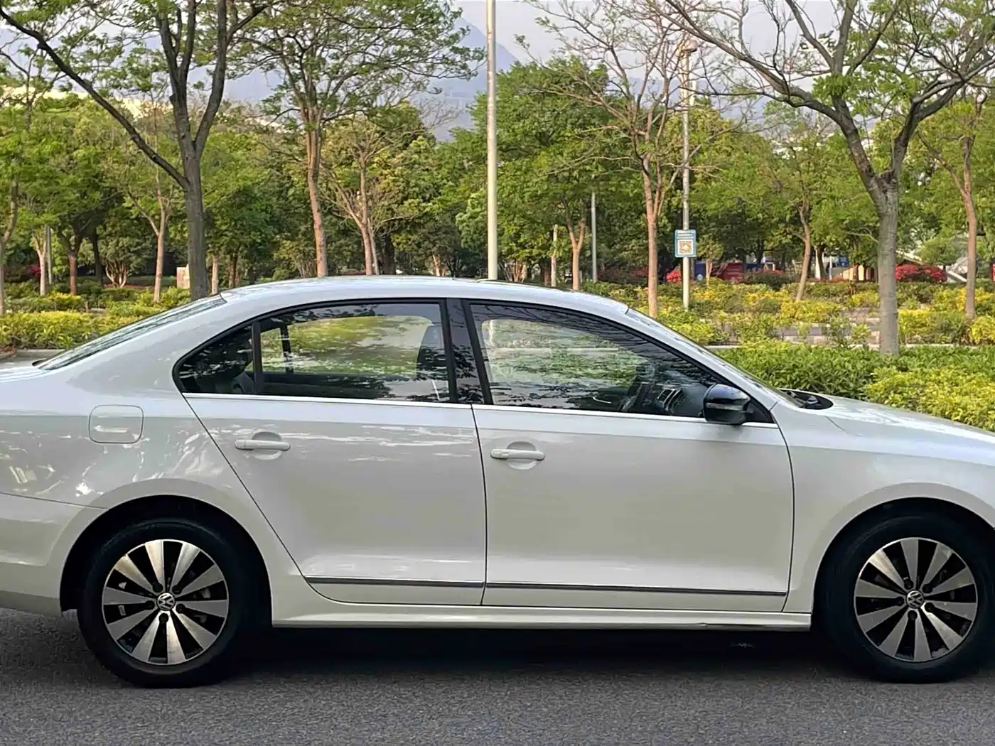 Volkswagen Sagitar 2018 180TSI DSG Premium Edition