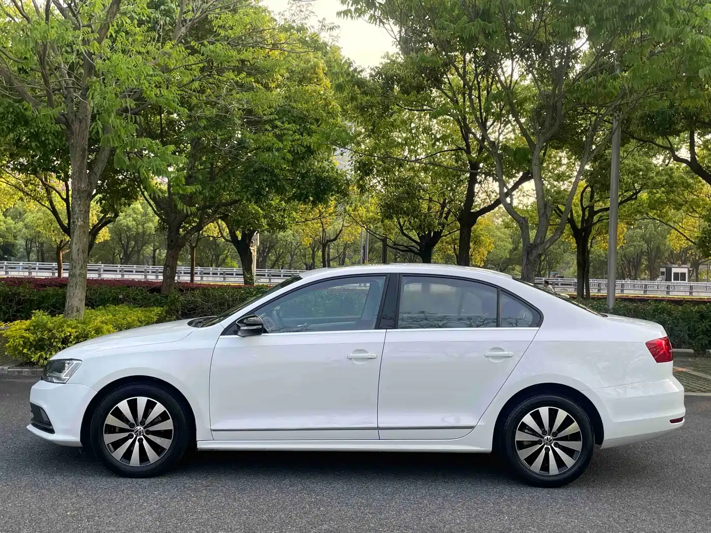 Volkswagen Sagitar 2018 180TSI DSG Premium Edition