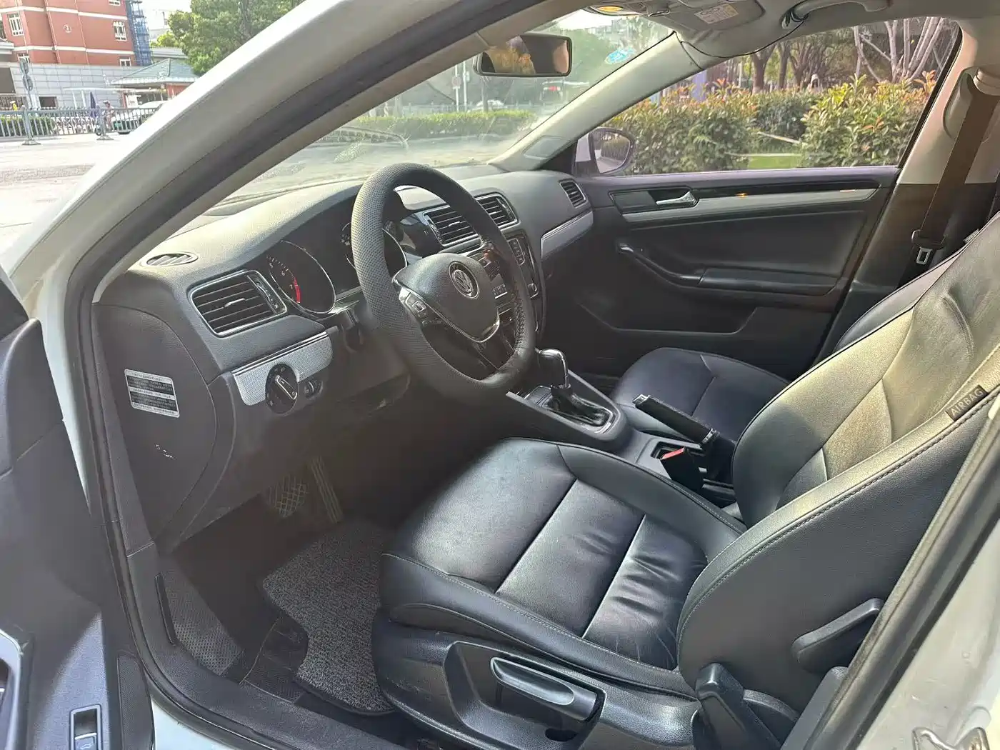 Volkswagen Sagitar 2017 1.6L Automatic Comfort